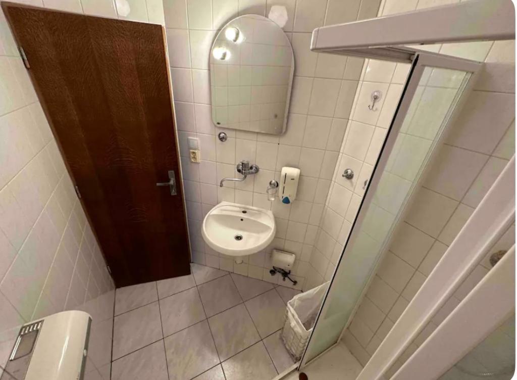 Private Apartment Near The Centre Μπρατισλάβα Εξωτερικό φωτογραφία
